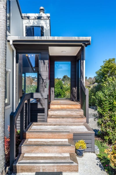 10 Oliver Twist Avenue, Mellons Bay, Auckland - Carousel 2