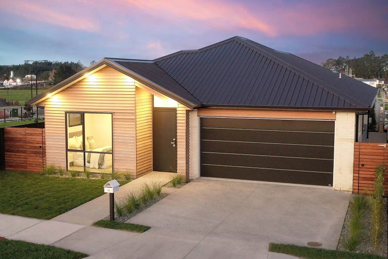 14 Croatia Avenue, Huapai, Kumeu - Carousel 1