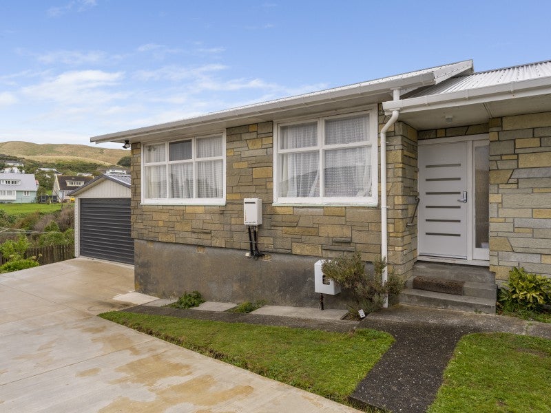 134 Driver Crescent, Cannons Creek, Porirua - Carousel 1