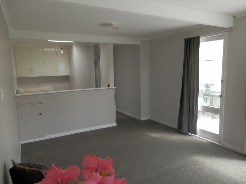 9 Westmere Place, Takaro, Palmerston North - Carousel 2