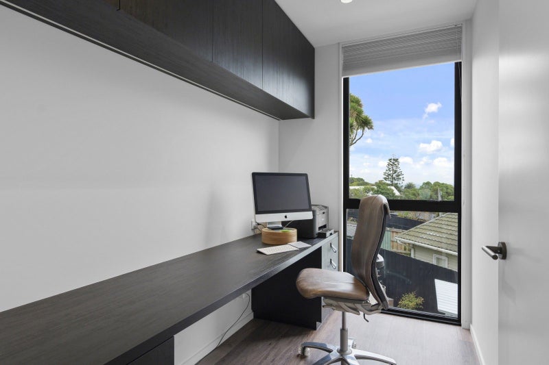 32 Mt Pleasant Road, Mount Pleasant, Christchurch - Carousel 26