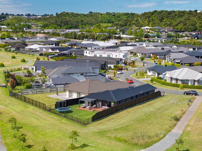 87 Awataha Crescent, Pyes Pa, Tauranga - Carousel 2