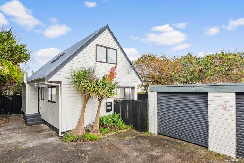 10A Fergusson Avenue, Sandringham, Auckland - Carousel 1
