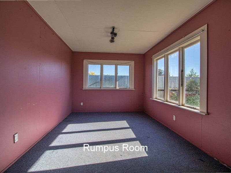 804 Queen Street East, Parkvale, Hastings - Carousel 11