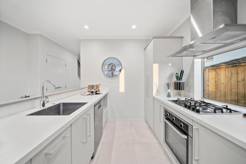 3 Matairangi Avenue, Totara Heights, Auckland - Carousel 2