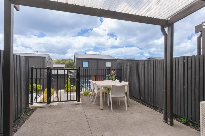 3 Ofanoa Lane, Mount Roskill, Auckland - Carousel 10