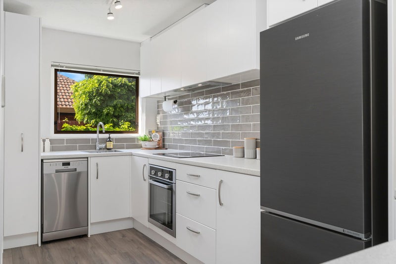 3/72 Abberley Crescent, St Albans, Christchurch - Carousel 2