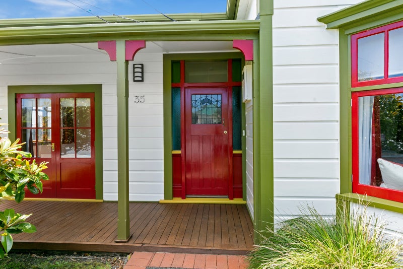 35 Adelaide Street, Petone, Lower Hutt - Carousel 2