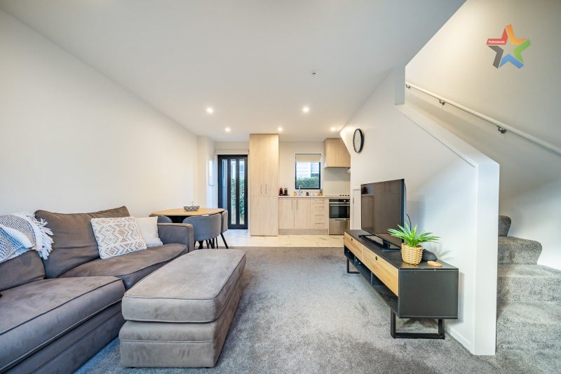 4/97 Whites Line East, Waiwhetū, Lower Hutt - Carousel 2