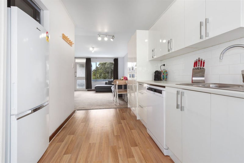 10/35 Mana Esplanade, Paremata, Porirua - Carousel 1