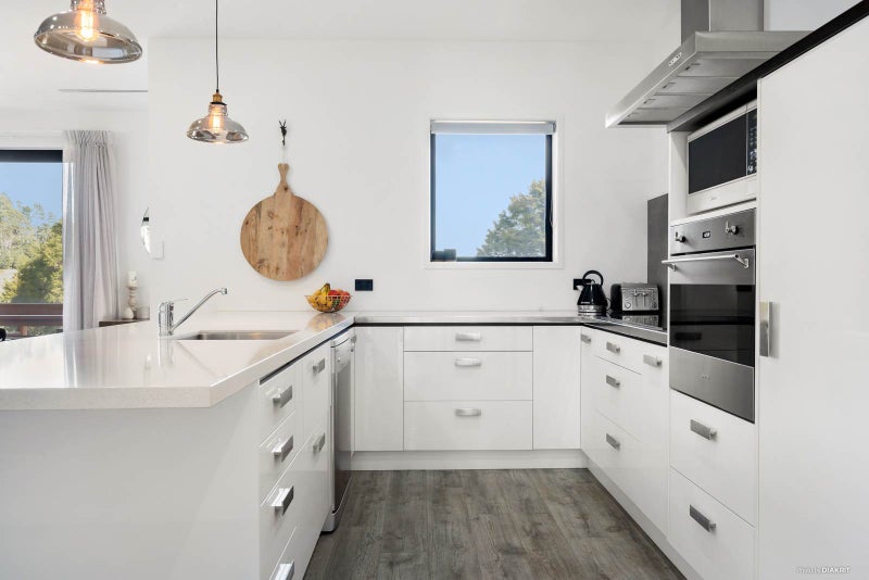 18 Niccone PL, Bombay, Auckland - Carousel 2