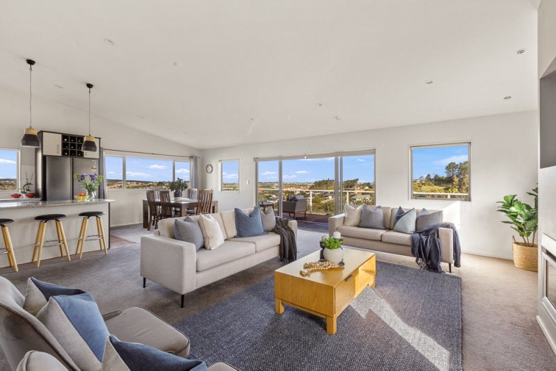 1173 Whangaparaoa Road, Gulf Harbour, Whangaparaoa - Carousel 2