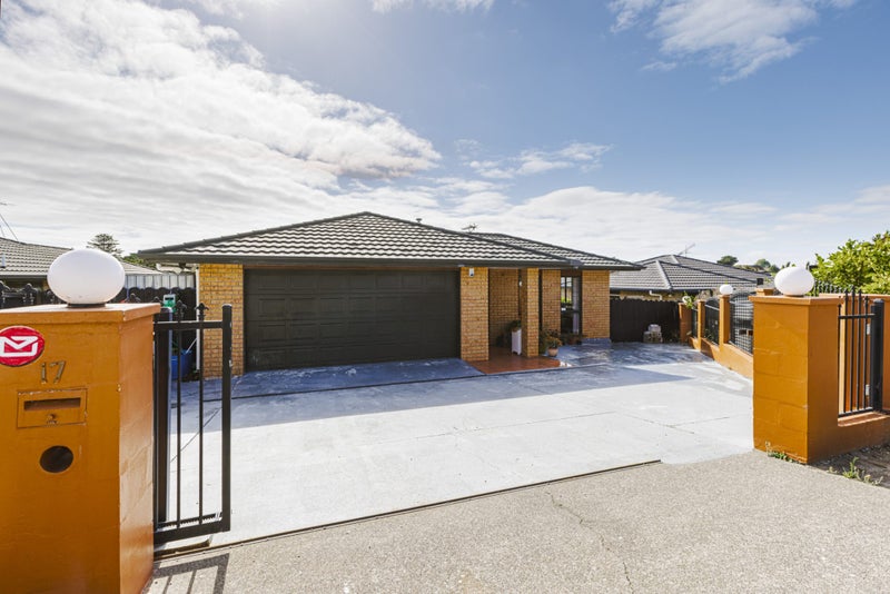 17 Reyland Close, Weymouth, Auckland - Carousel 1