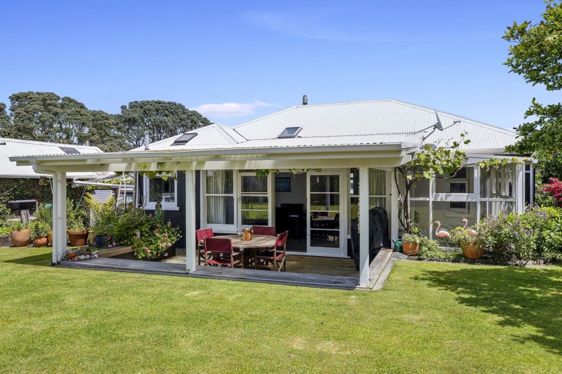 9 Henui Street, Strandon, New Plymouth - Carousel 2