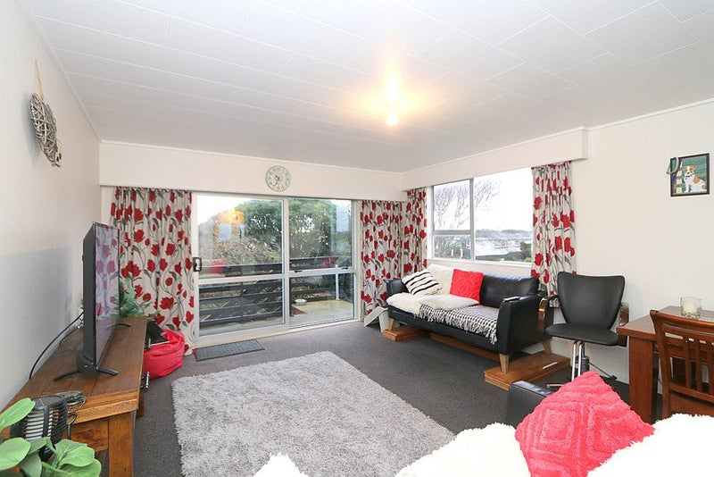 1/120 Tanner Street, Grasmere, Invercargill - Carousel 1