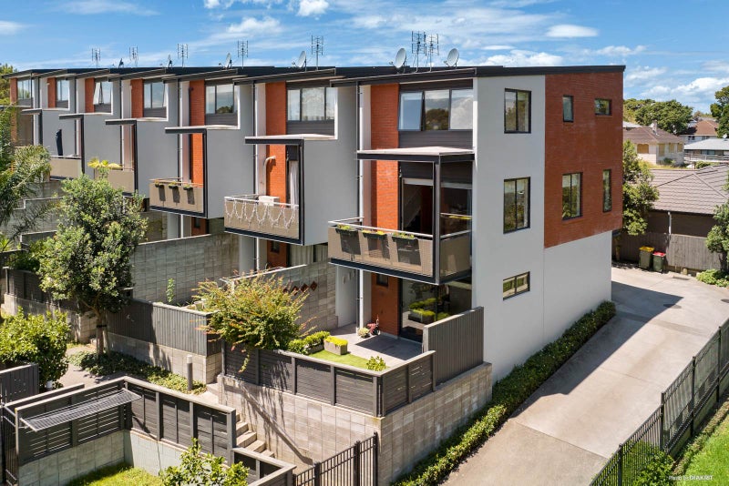 15/9 Eastview Road, Glen Innes, Auckland - Carousel 1