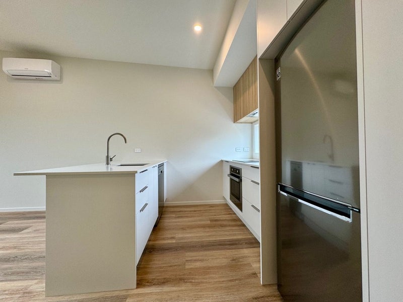 11/92 Cambridge Terrace, Waterloo, Lower Hutt - Carousel 2