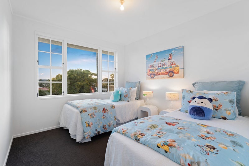 10 Hueglow Rise, West Harbour, Auckland - Carousel 25