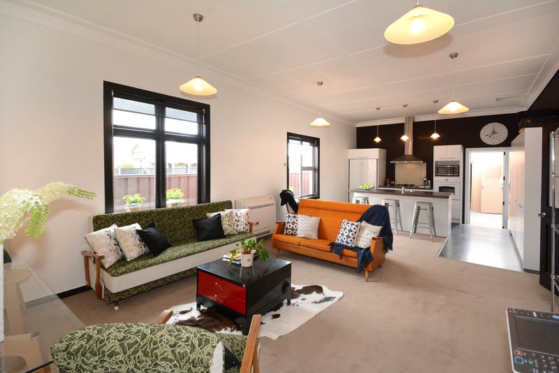 99 Hargest Crescent, Saint Clair, Dunedin - Carousel 2