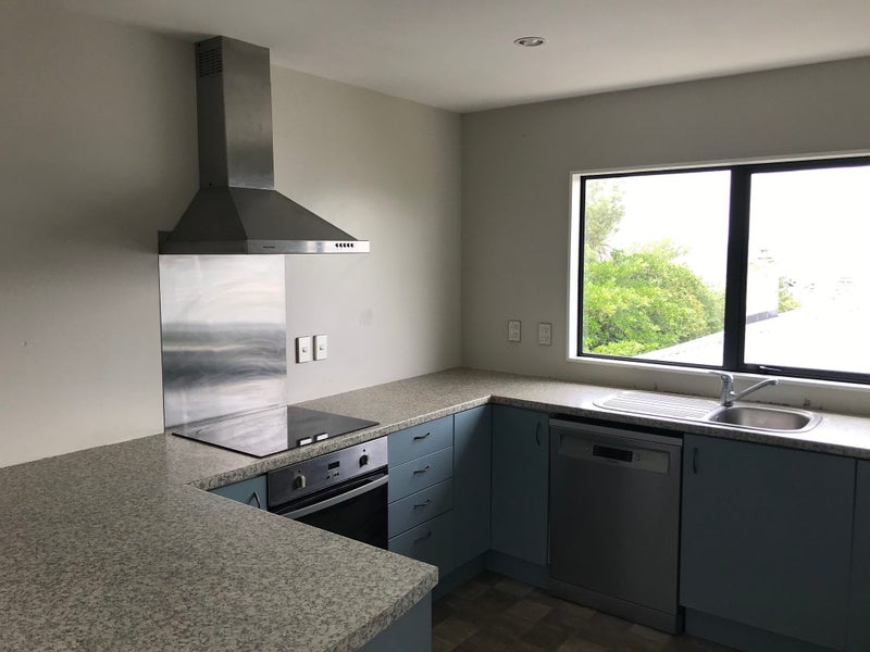 31A Hiwi Crescent, Titahi Bay, Porirua - Carousel 2