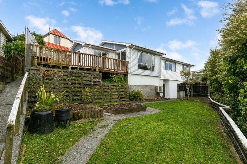 12 Mcmahon Way, Paparangi, Wellington - Carousel 2