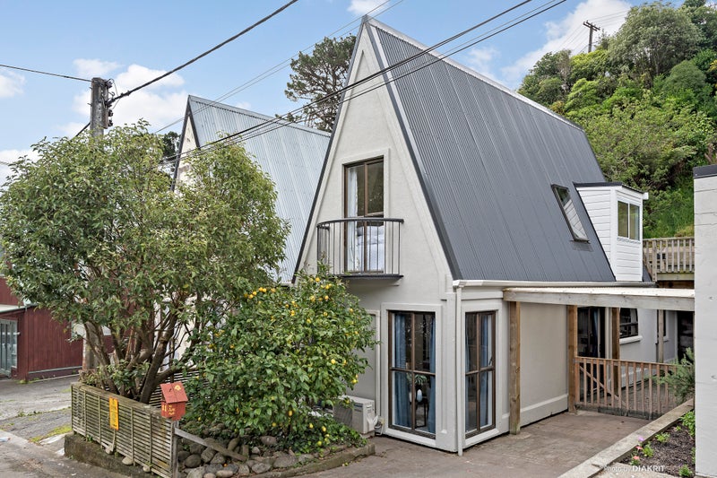 11 Melrose Crescent, Melrose, Wellington - Carousel 1