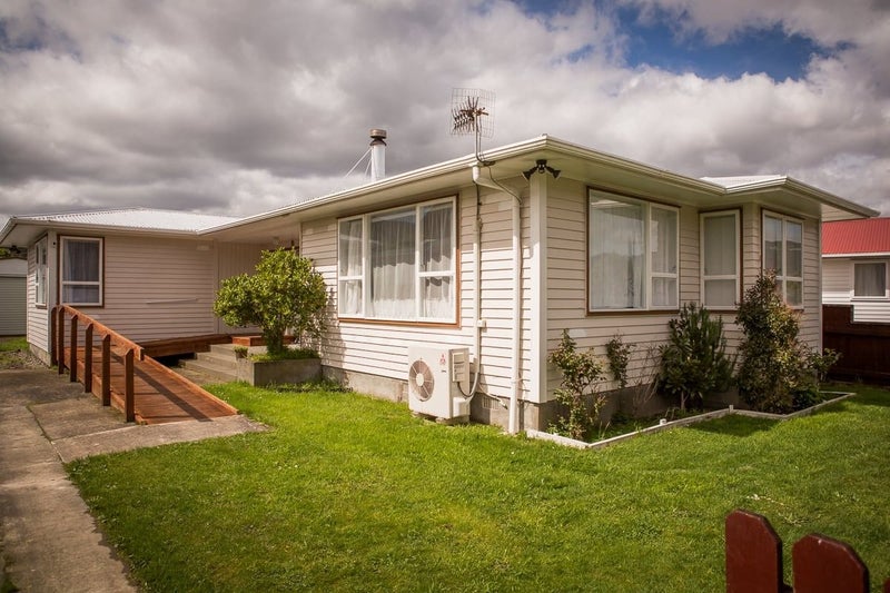 4 Kawatiri Grove, Wainuiomata, Lower Hutt - Carousel 2