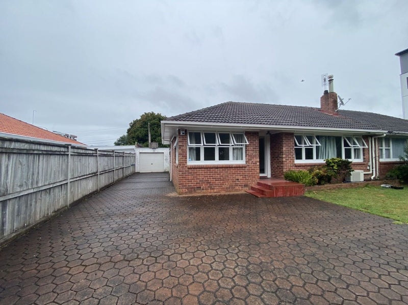 2/2 Banff Avenue, Epsom, Auckland - Carousel 1