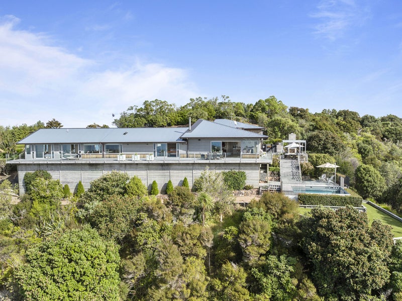 39 Delamore Drive, Oneroa, Waiheke Island - Carousel 1