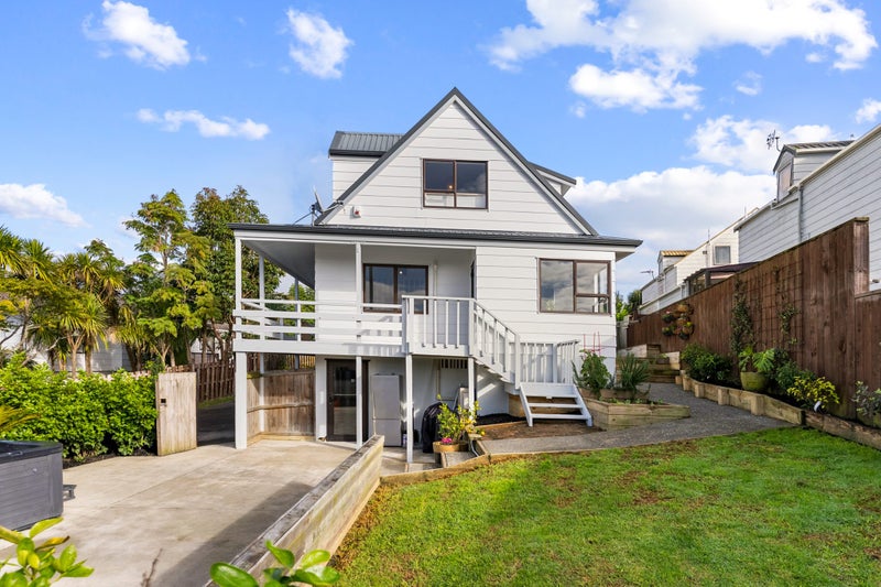 2/6 Ceramco Place, Torbay, Auckland - Carousel 1