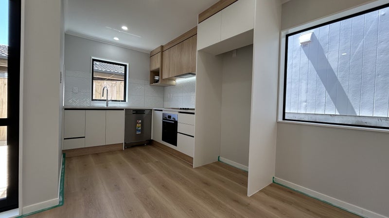 85 Sandspit Road, Shelly Park, Auckland - Carousel 2