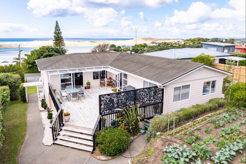 34 Cheviot Street, Mangawhai Heads, Mangawhai - Carousel 1