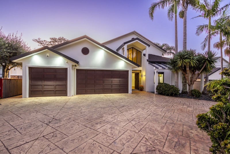8 Monkton Close, Greenhithe, Auckland - Carousel 1