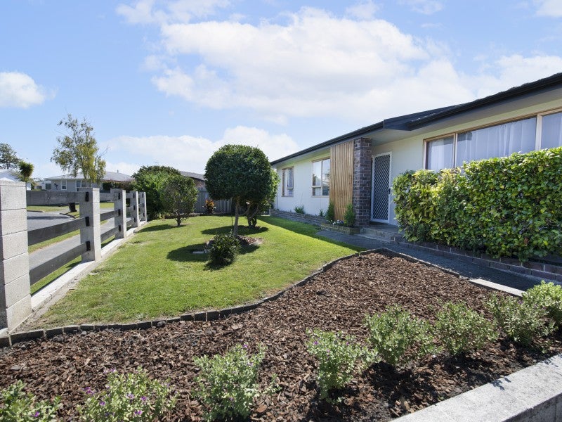 24 Skerrett Crescent, Tamatea, Napier - Carousel 2