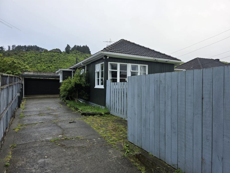 33 Compton Crescent, Taita, Lower Hutt - Carousel 1