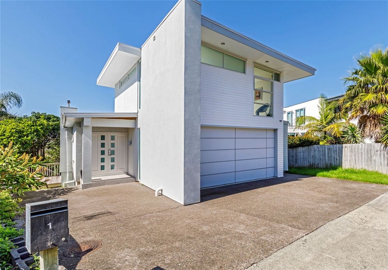 1 Paterson Mews, Browns Bay, Auckland - Carousel 1