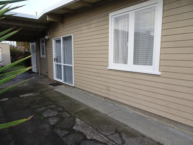 218 Warwick Road, Mayfair, Hastings - Carousel 2