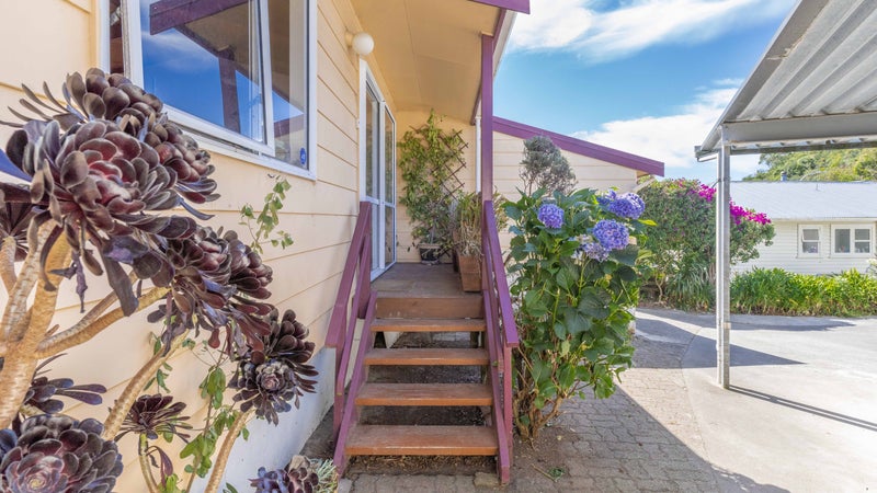 48A Collins Avenue, Tawa, Wellington - Carousel 15