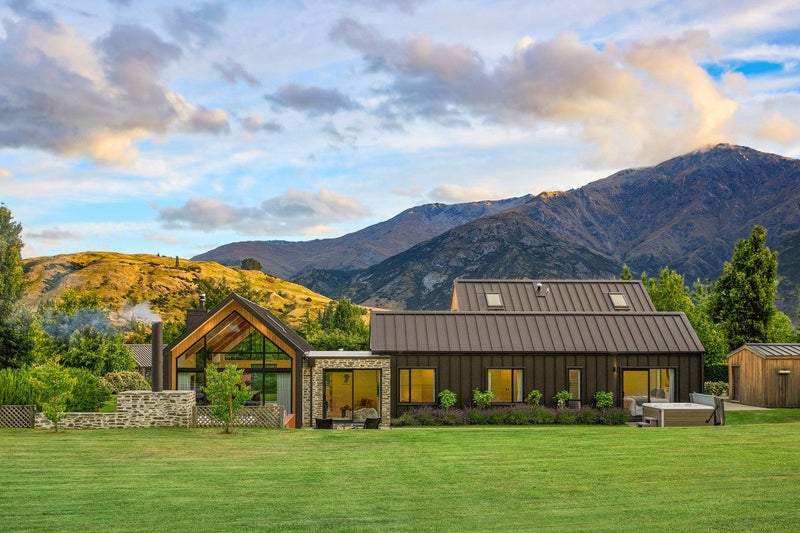 5 Ellen Johnson Terrace, Lake Hayes, Queenstown - Carousel 2