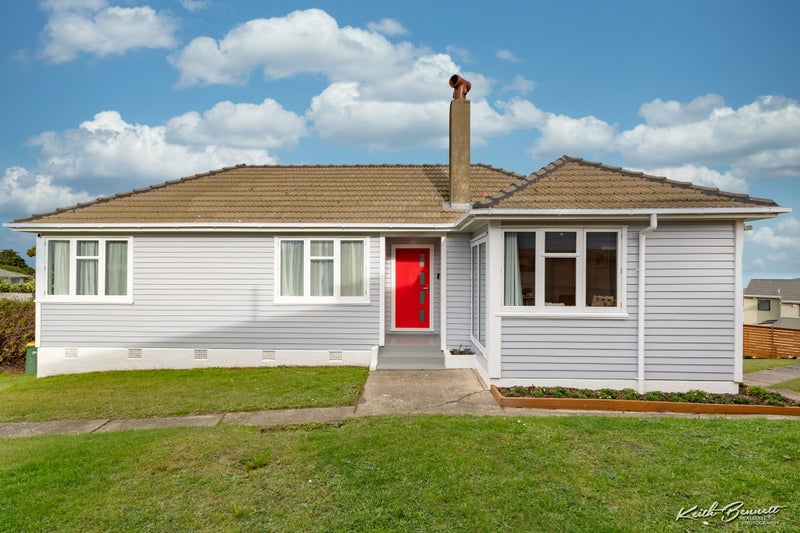 19 Morere Street, Titahi Bay, Porirua - Carousel 1