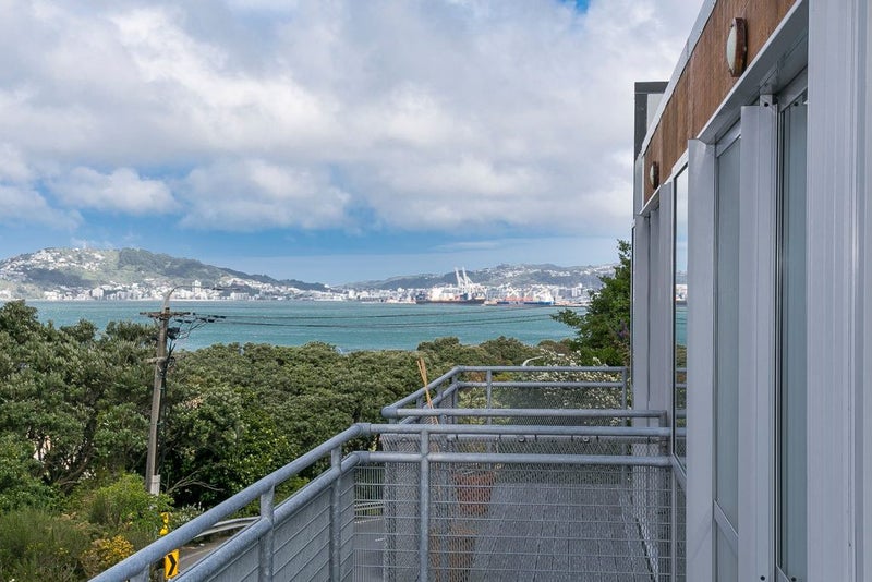 20/2 Onslow Road, Khandallah, Wellington - Carousel 21