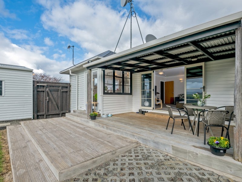 1286 Rangitikei Line, Newbury - Carousel 2