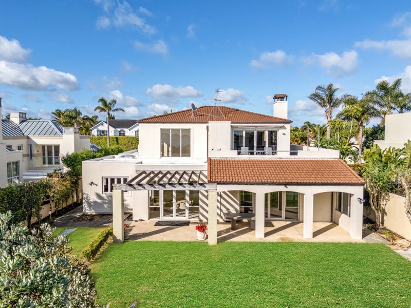 37 Quedley Court, Eastern Beach, Auckland - Carousel 2