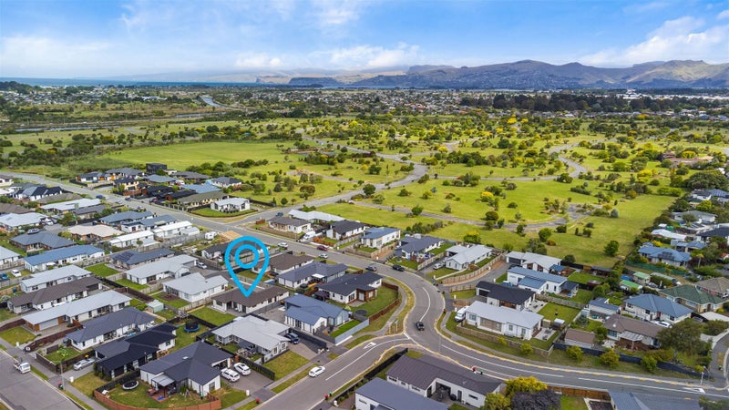 10 Kingsbridge Drive, Burwood, Christchurch - Carousel 1