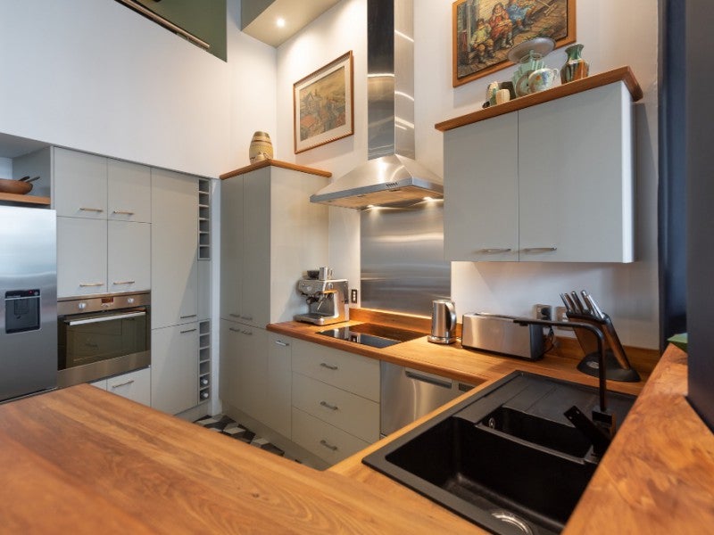 108/107 Thorndon Quay, Pipitea, Wellington - Carousel 2