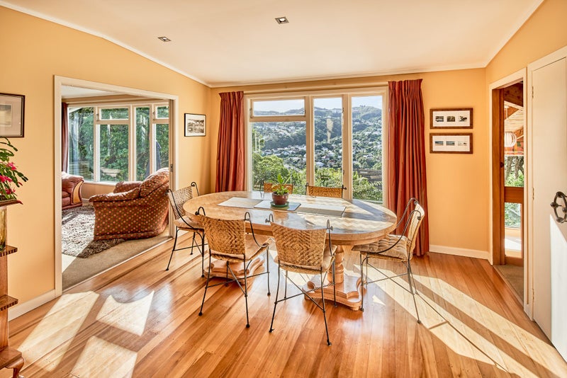 33 Collier Avenue, Karori, Wellington - Carousel 1