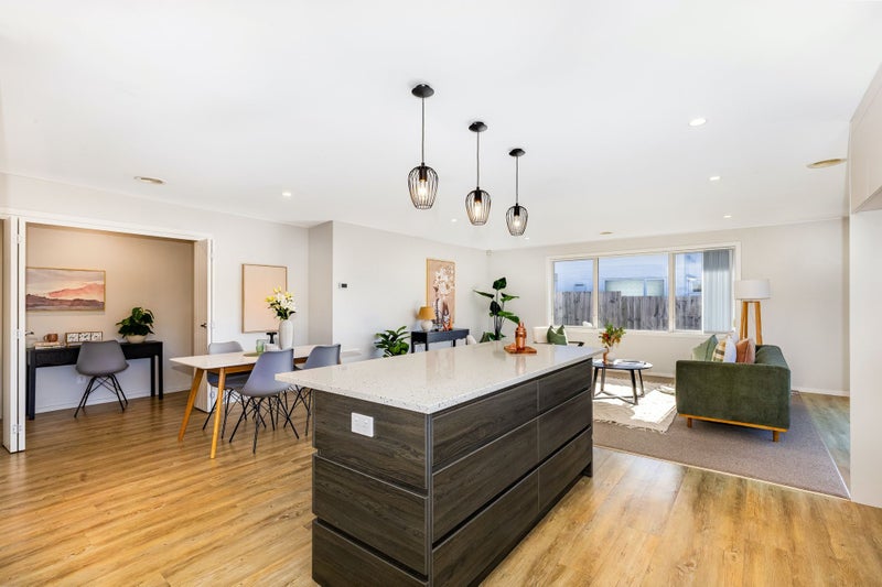 13 Breakwater Way, Whitby, Porirua - Carousel 1