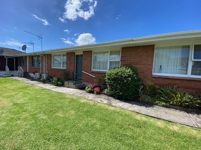 2/8 Fraser Road, Papatoetoe, Auckland - Carousel 1