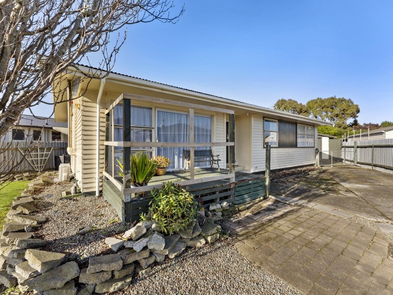 43 Tararua Terrace, Cloverlea, Palmerston North - Carousel 1