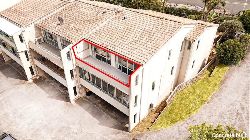 2D/221 Sunset Road, Sunnynook, Auckland - Carousel 2